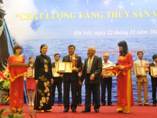 Nhận giải thưởng Chất lượng Vàng Thủy sản Việt Nam 2014