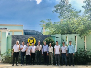 Hợp tác xã Thuận Lợi nuôi tôm sạch về thăm Nhà máy SANDO